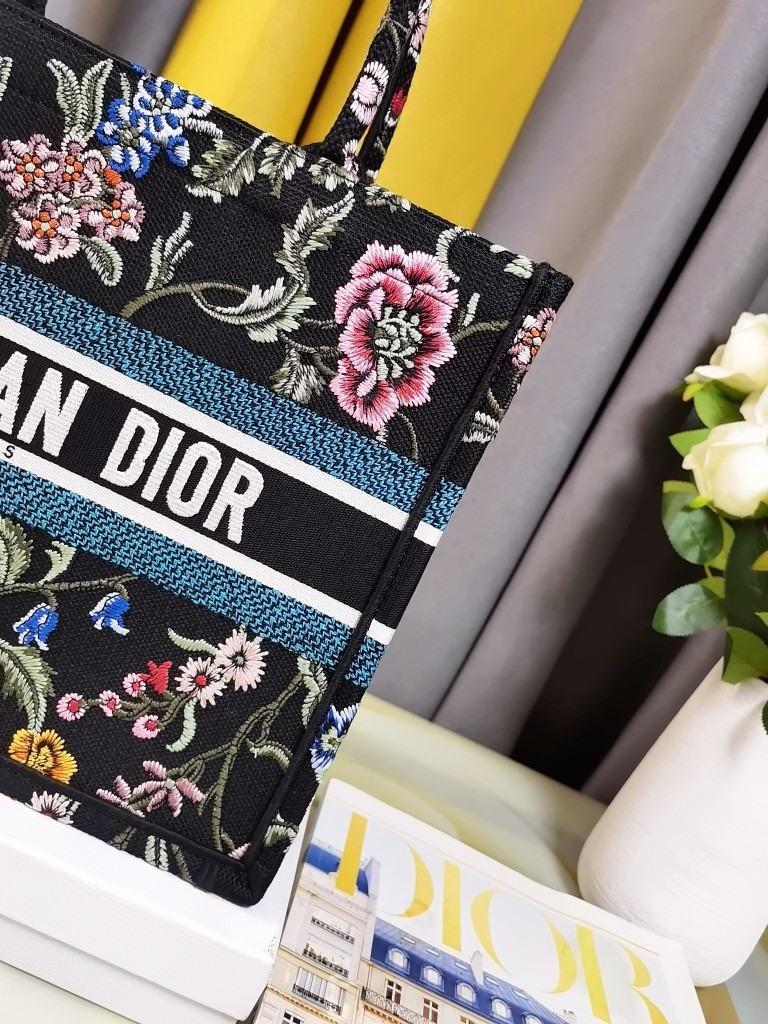 Christian Dior Shopping Bags